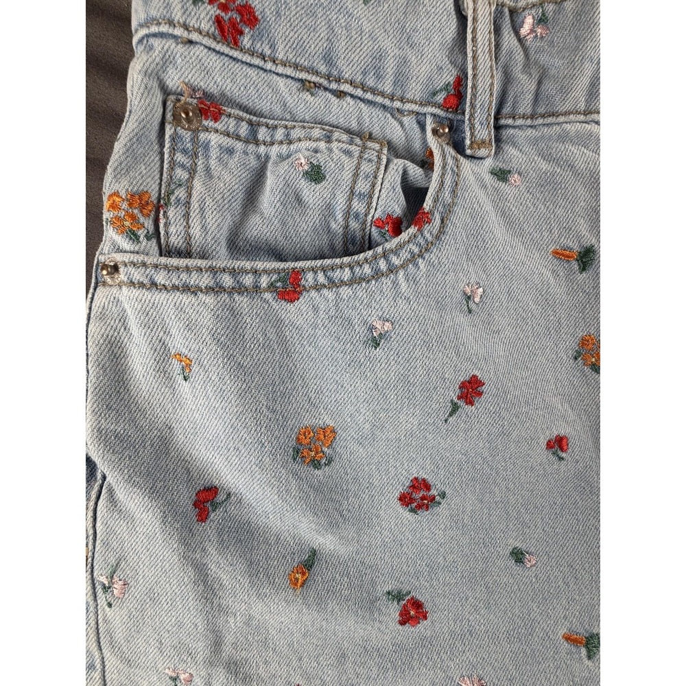 BDG Jeans Womens 26 Light Wash Blue High Rise Loose Baggy Floral Embroidered - Picture 6 of 14